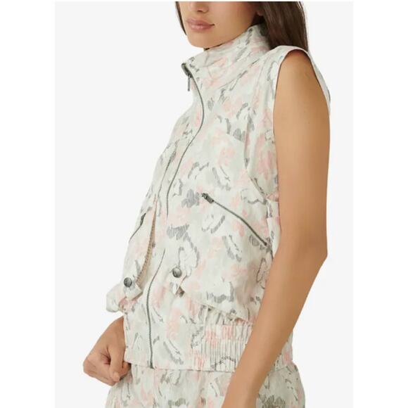 * New ~ FREE PEOPLE ~ Zip Vest ~ Perfect for FALL Layer sz Large ANTHROPOLOGIE - Picture 4 of 11